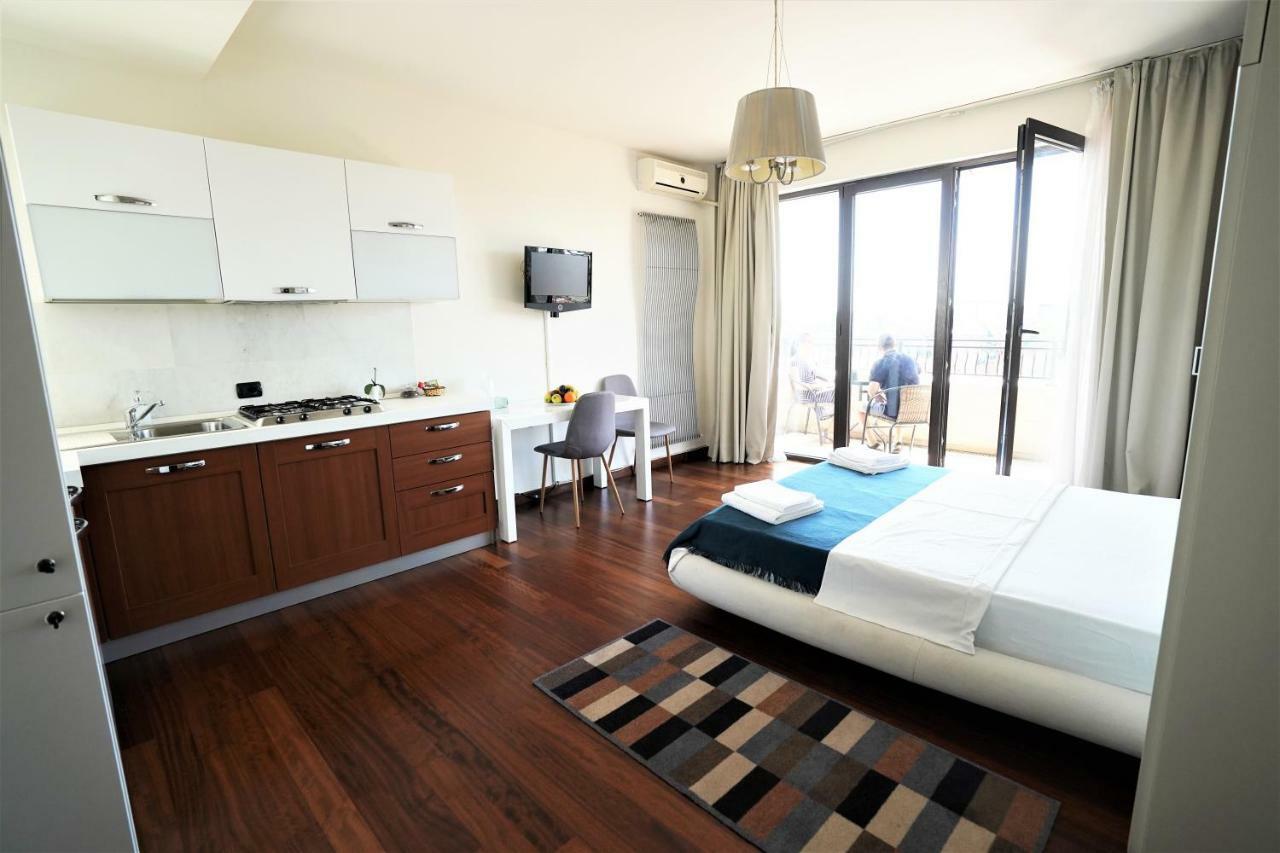 City Center Premium Apartments Bucharest Exterior photo