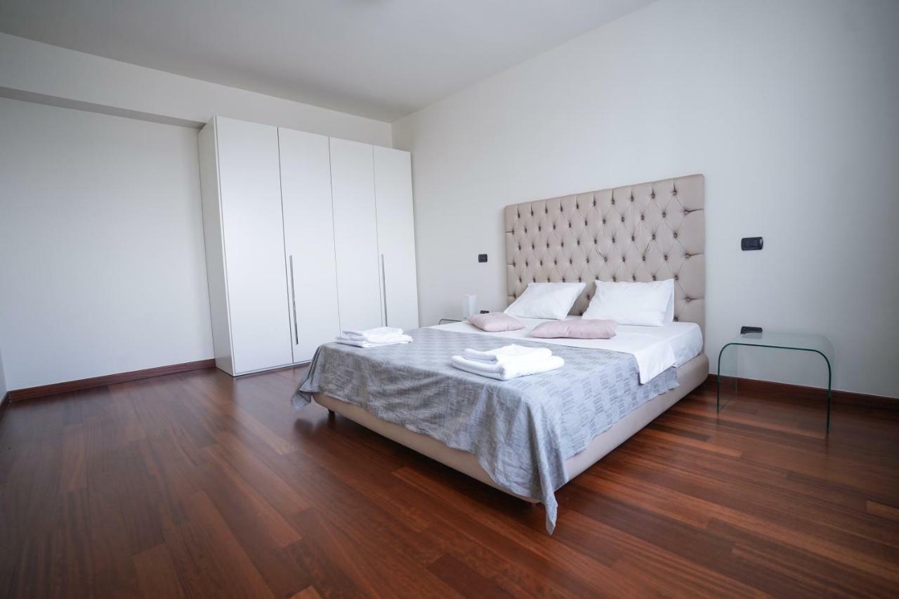 City Center Premium Apartments Bucharest Exterior photo