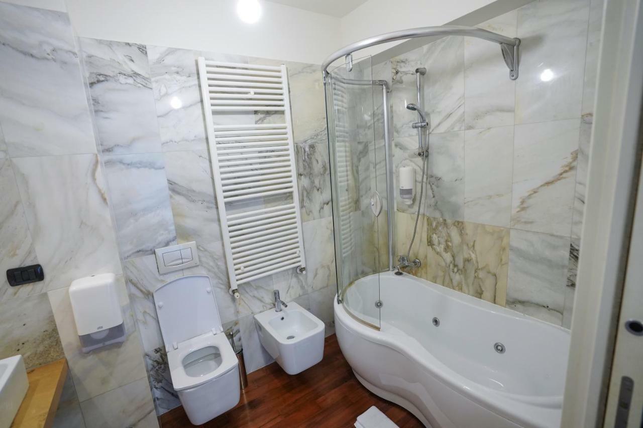 City Center Premium Apartments Bucharest Exterior photo